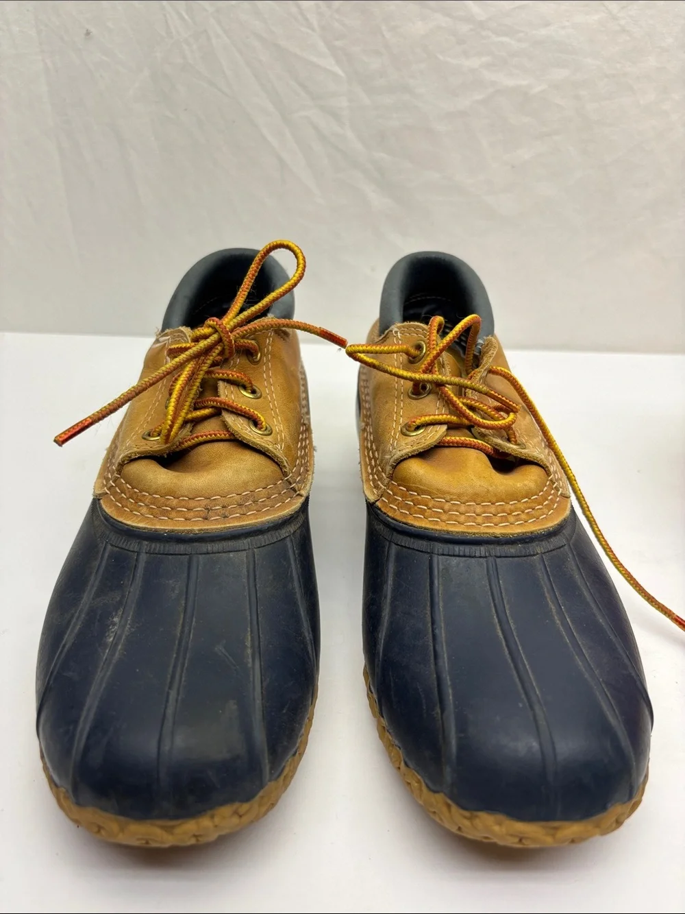 L. L. Bean Men's Two-Tone Tan and Black Boat Shoes, SZ 7, box 11